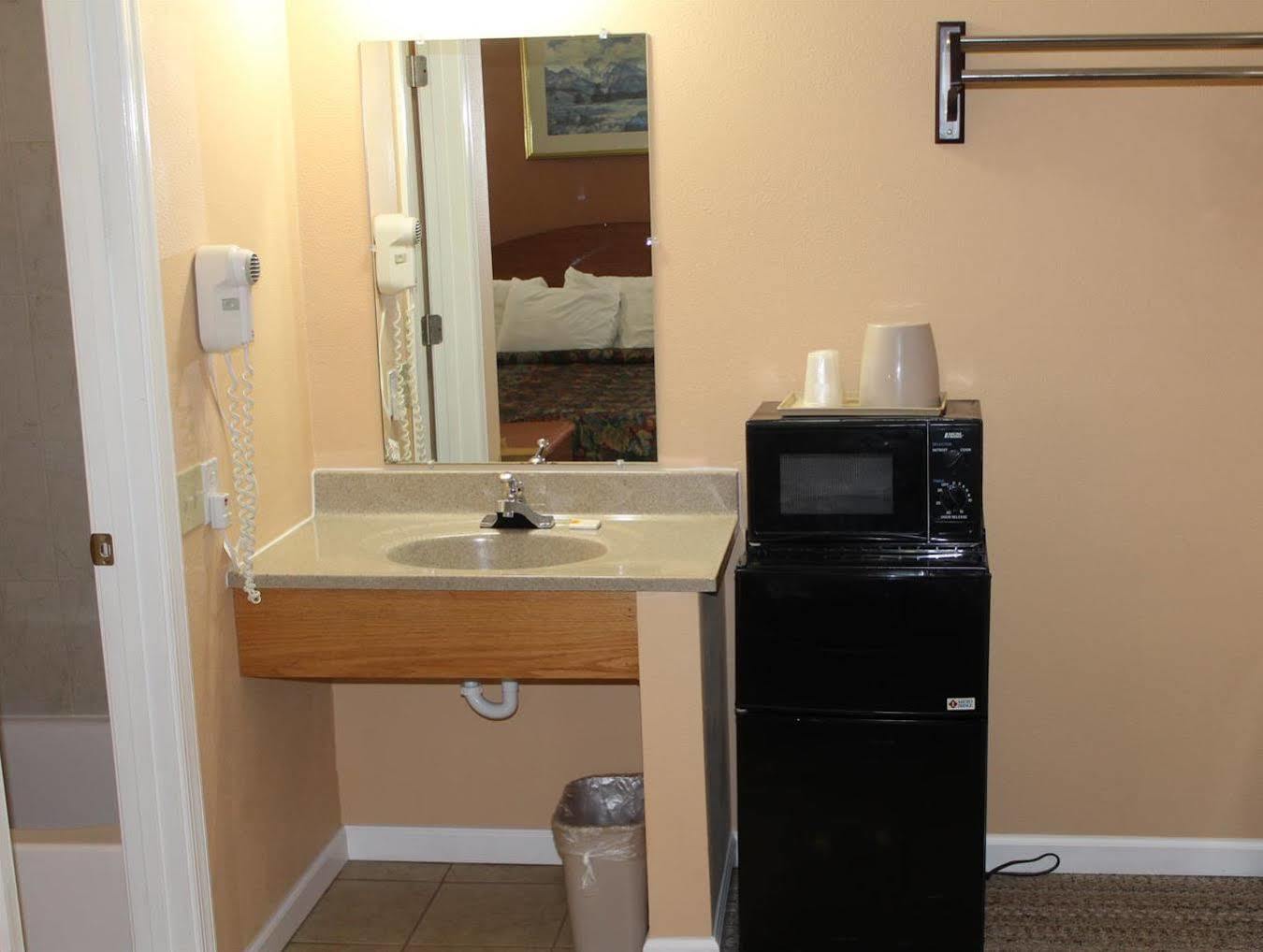 Budget Inn Lynchburg And Bedford Goode Dış mekan fotoğraf